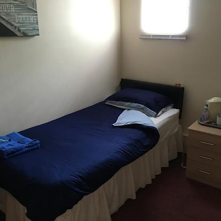 Duke Of Edinburgh Otel Swindon Dış mekan fotoğraf