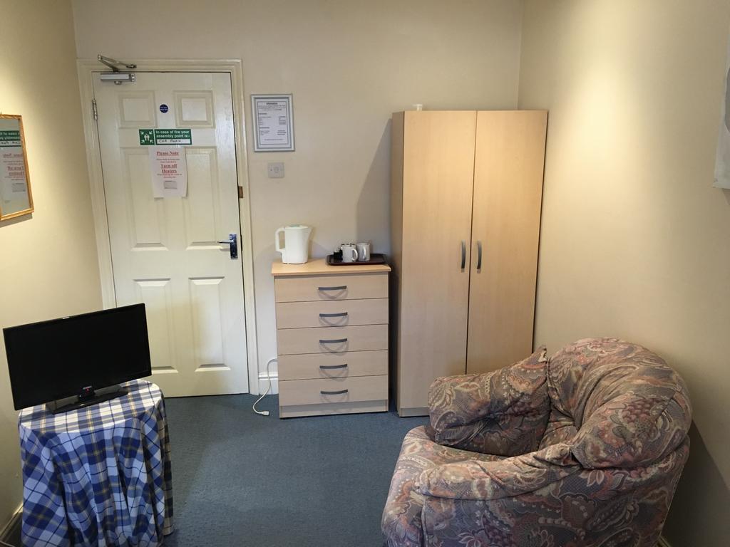 Duke Of Edinburgh Otel Swindon Dış mekan fotoğraf