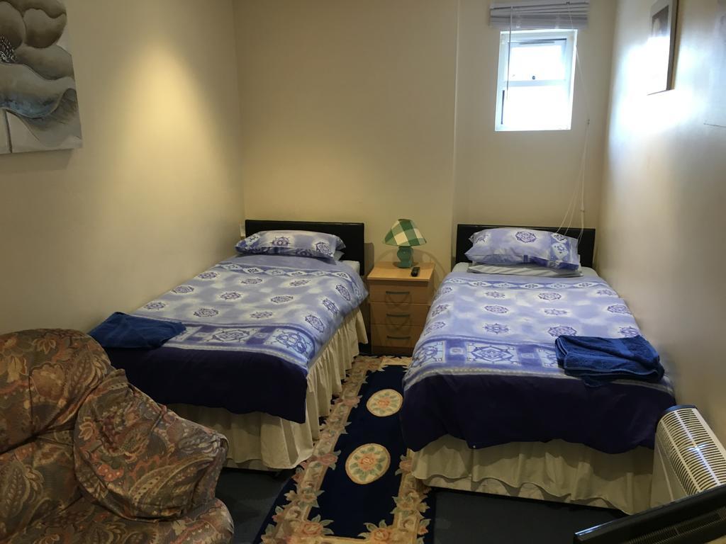 Duke Of Edinburgh Otel Swindon Dış mekan fotoğraf