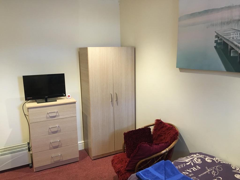 Duke Of Edinburgh Otel Swindon Dış mekan fotoğraf